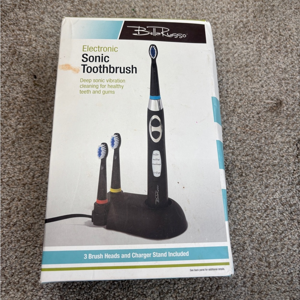 NIB Bella Russo Electric Sonic Toothbrush Charging Base 2 Extra Heads Deep Clean